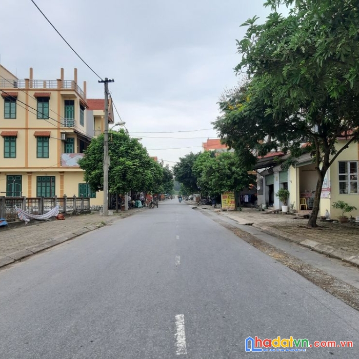 Bán đất 44m2 tặng nhà 3 tầng mới xây tại đặng xá, gia lâm. ô tô 7 chỗ qua nhà. lh 0398381708