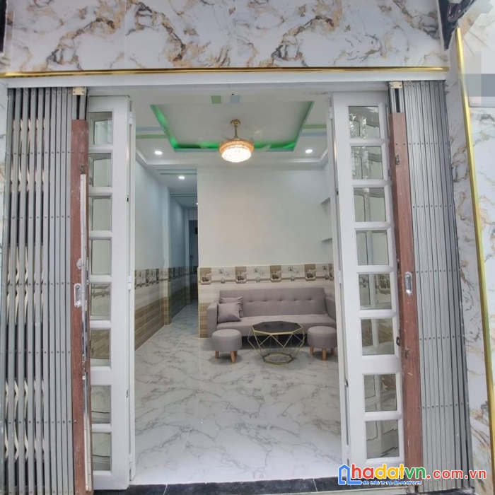 Nhà đẹp 1 trệt 1 lầu btct không quy hoạch quận 4
