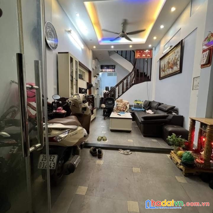 Bán nhà phố  thái hà - dt: 40m2 - 5 tầng - mt 3.5m - 6 phòng ngủ -- giá 5.9 tỷ quận đống đa.