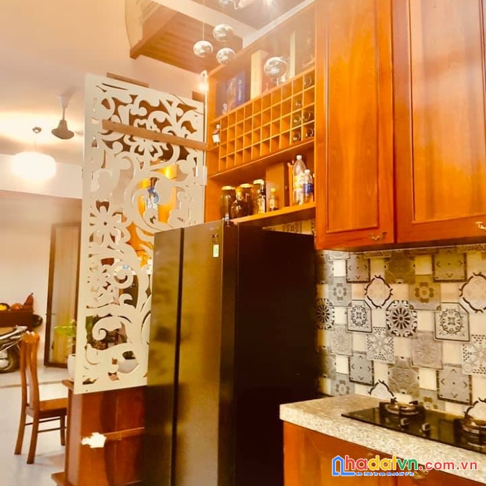 Nhà đẹp như cổ tích, trong nhà toàn gỗ căm xe - khu dân trí cao,  an ninh, yên tĩnh