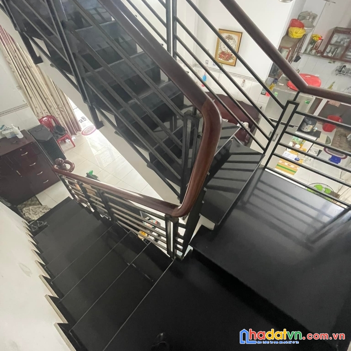 Cách mt trần văn khánh 30m, ở yên tĩnh. hoàn công đầy đủ, ko lộ giới. khu hiện hữu.
