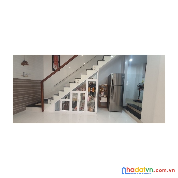 Bán nhà mới 2 tầng nguyễn chí thanh, vào ở ngay