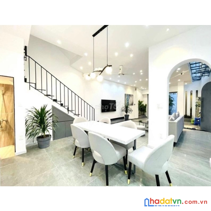 Lý chính thắng  p7 q3 (6,8m x 12m) - hxh - tặng full nt cao cấp - chỉ hơn 9 tỷ