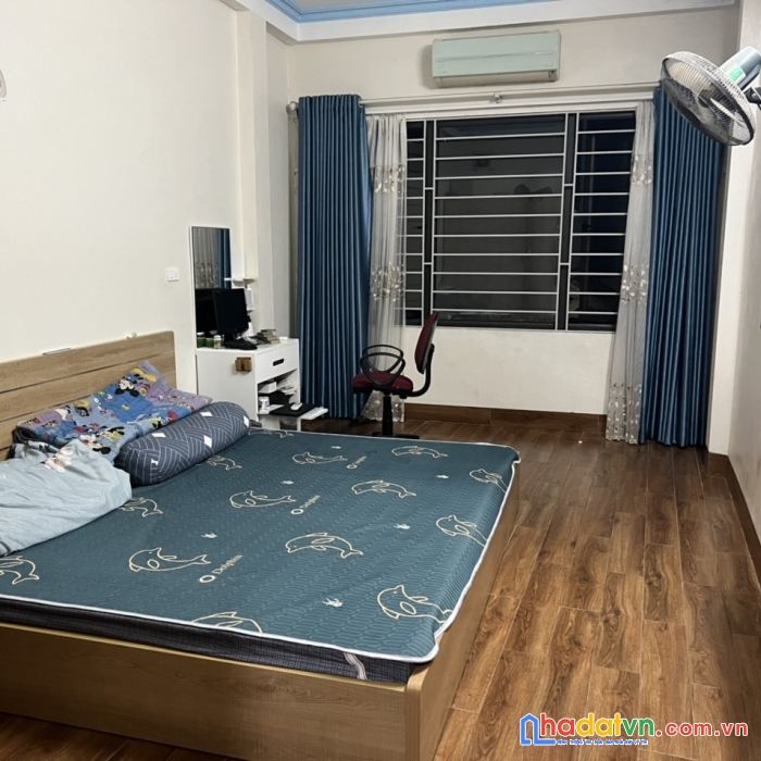 Bán nhà ngõ 204 cổ linh, thạch bàn, long biên, 30m, 4 tầng đẹp, ngõ 2,2m, 2,85 tỷ