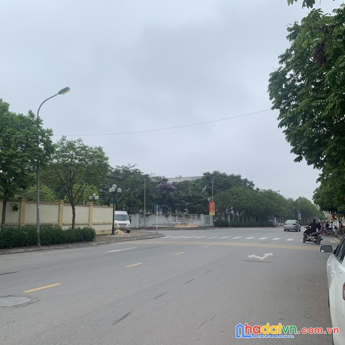 Bán đất phúc lợi đầu tư phân lô, dt 94m2, mt 7.5m, giá nhỉnh 4 tỷ.