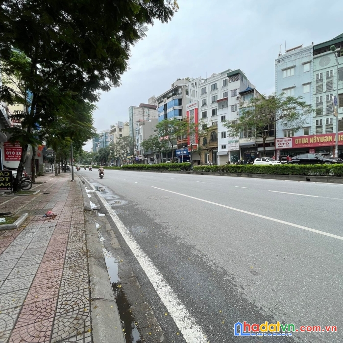 Nhỉnh 6 tỷ. mặt phố nguyễn văn cừ, long biên, 40m, 4 tầng, vỉa hè 4m, kinh doanh đỉnh 0389160730