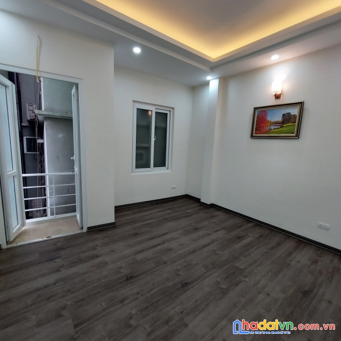 Bán nhà phố đặng tiến đông, ngõ thông sang phố tây sơn