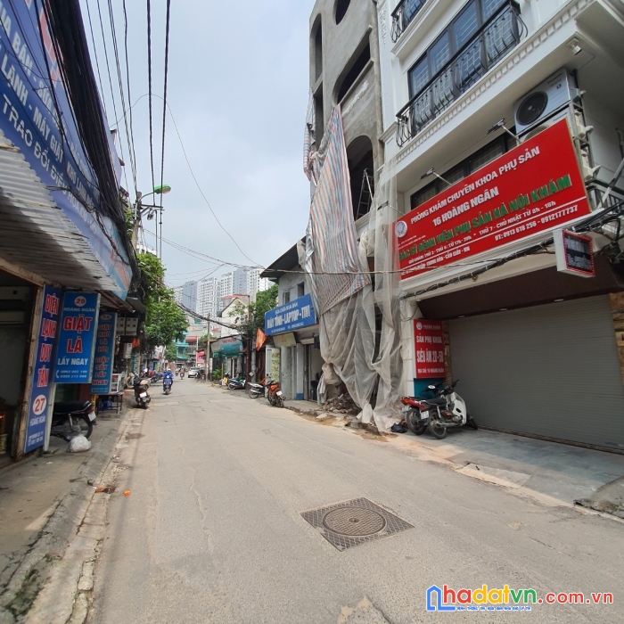 Phố hiếm, bán nhà hoàng ngân,cầu giấy, kinh doanh sầm uất, mặt tiền 6m, 40m2, giá 14,7 tỷ.