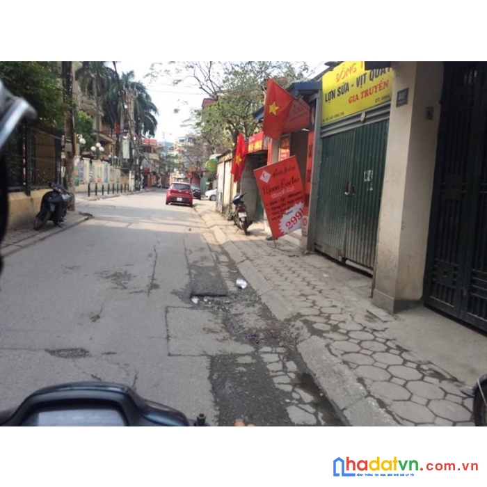 Cần bán nhà mặt phố võng thị, vị trí đắc địa, gần đường lạc long quân, kinh doanh buôn bán sầm