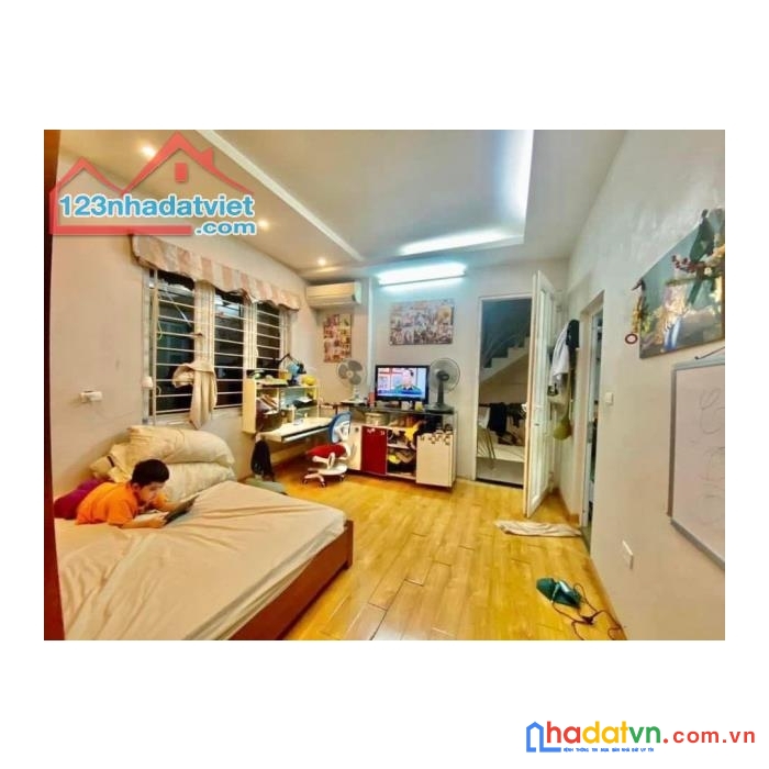 Bán nhà ngõ 12 phố hoa lư, dt 42m2 x5 tầng, mt 4,2m, giá 8,5 tỷ