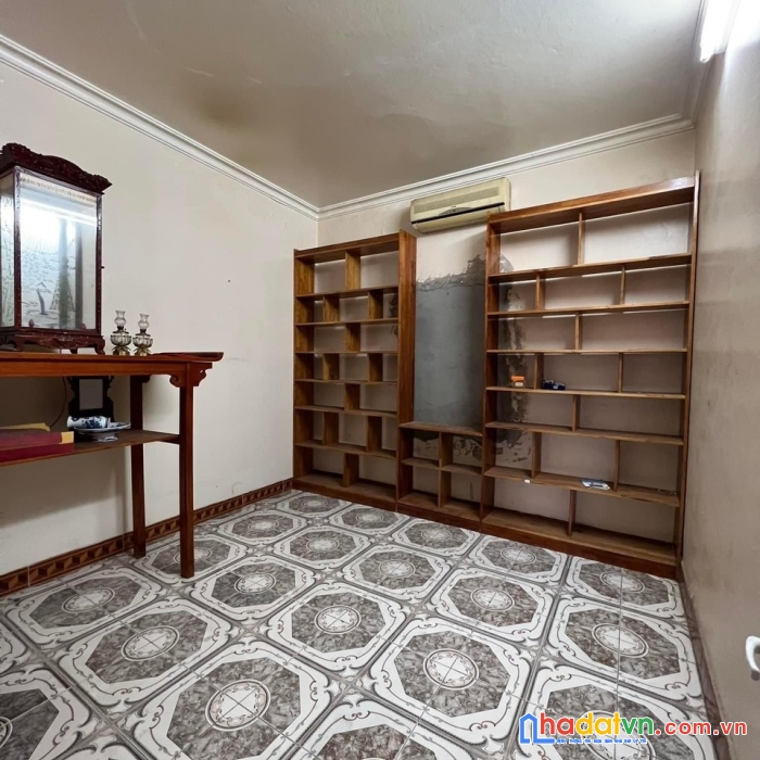 Hiếm nguyễn văn cừ 32mx 3tầng chỉ 2,55 tỷ không có căn thứ 2