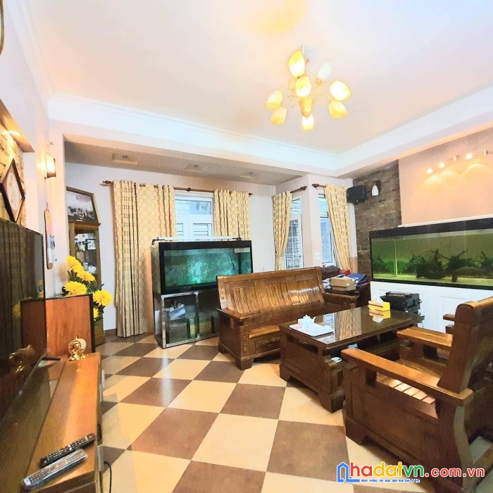 Bán nhà đẹp phố chùa bộc 65m2 6t mt4m. giá 14.8 tỷ. gara, ô tô tránh, kdvp. ở sướng.