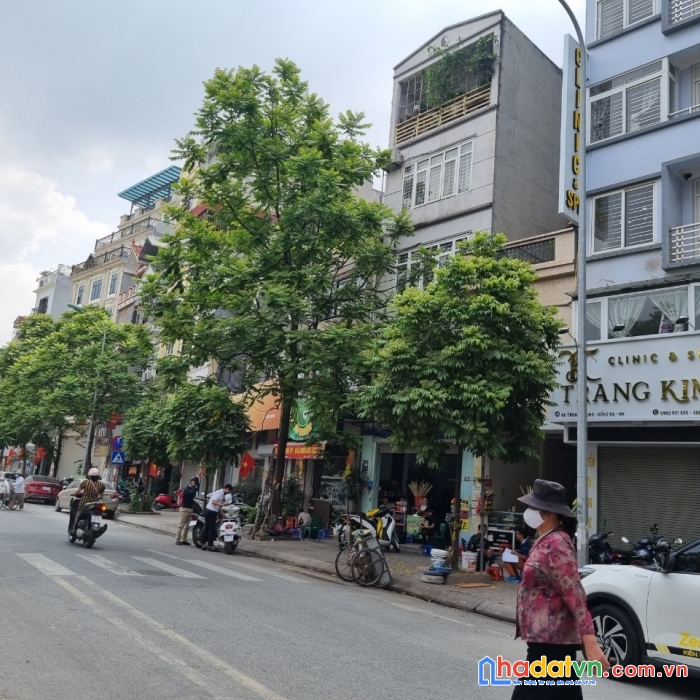 Chính chủ bán gấp mặt phố tôn đức thắng giá 41,5 tỷ, 125m2, kinh doanh lớn.