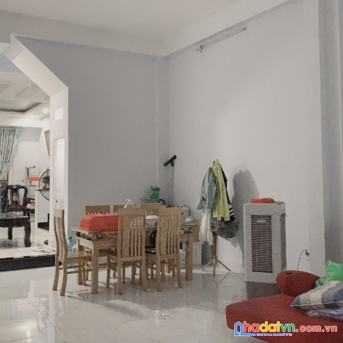 Chủ ngộp bank bán gấp nhà hxh lê trọng tấn, 99m2, gía chỉ 6.5 tỷ.