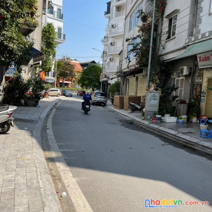 Nhà ngõ phố lạc long quân, xuân la, tây hồ: 44m2, 5 tầng, mt 5,4m. giá: 13,8 tỷ.
