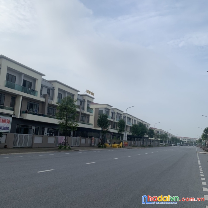 Tôi chính chủ cần bán nhà phố sổ đỏ trao tay khu đô thị vsip