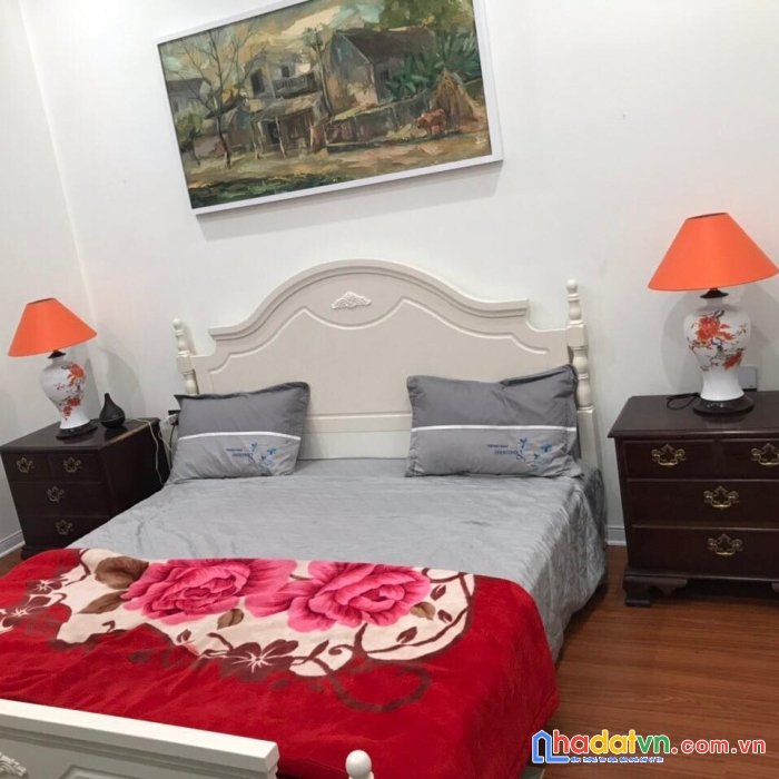 Sđcc, cần bán nhanh, dt 51m, mt 4.7m, giá 10.2 tỷ, sài đồng-long biên, kinh doanh, vỉ hè.