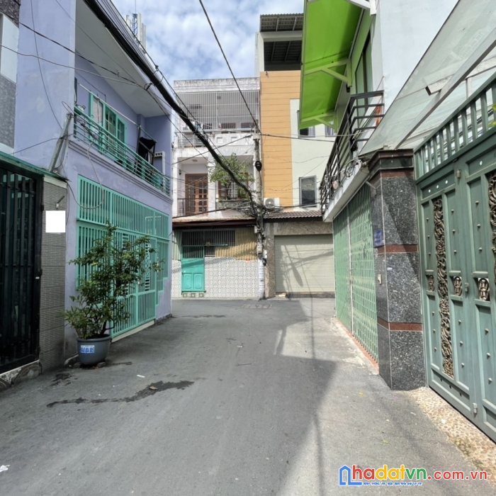 Gv.268. hxh tránh, gần mt nguyễn tư giản p.12, 4 tầng btct, nhỉnh 5 tỷ.