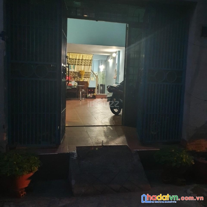 Bán gấp nhà âu cơ, p10, tb. 6tỷ_
ngang 4.7m*13.5m_ dt: 52m2