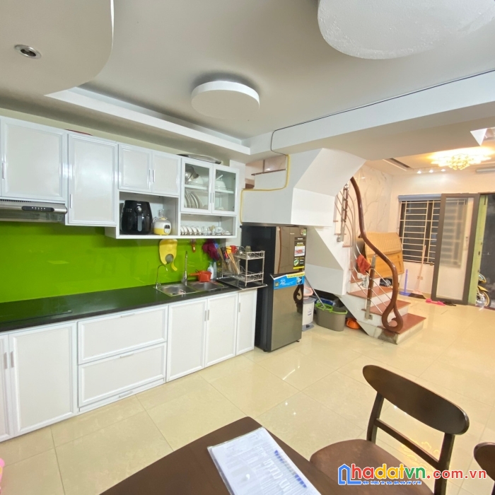 Phùng khoang lô góc – 5 tầng – 5pn – dòng tiền – 20tr/tháng – 40m2 – 3.8 tỷ