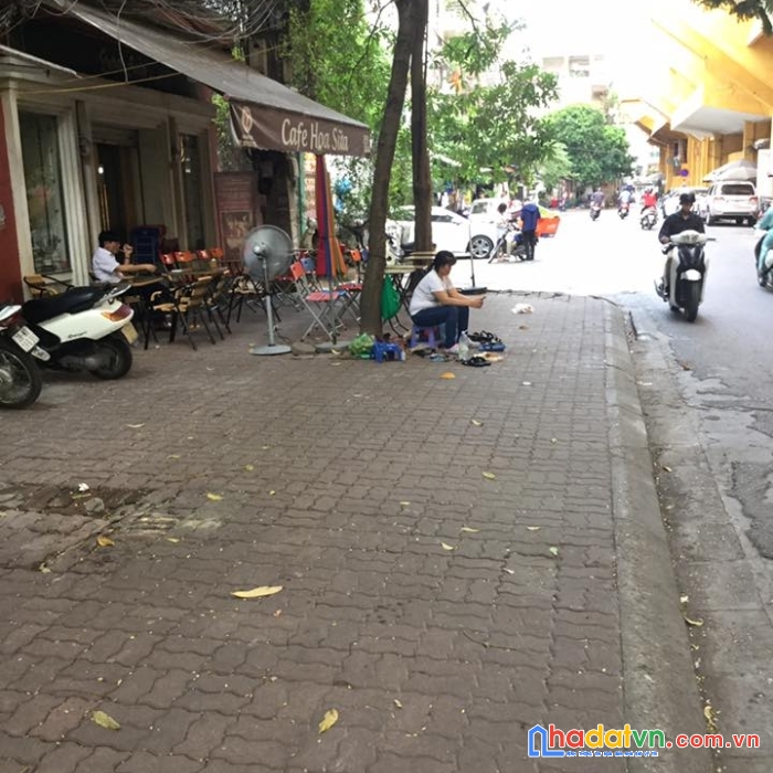 Bán nhà nguyễn đình hoàn 18.3 tỷ x 62m2 ,mt 5.5m kinh doanh, ô tô, cực hiếm.
