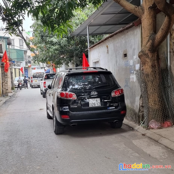 Bán đất thạch bàn long biên 81.4m giá 4.23 tỷ vị trí trung tâm thạch bàn, ô tô tránh