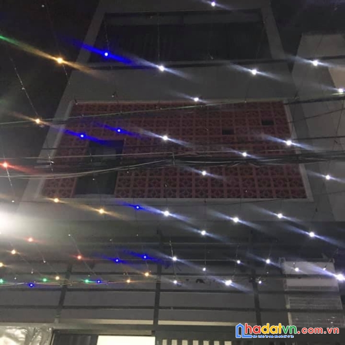 Phạm văn bạch, p.15, 4x14m, 1 trệt 2 lầu st