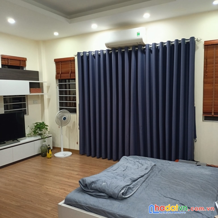 Bán nhà mặt ngõ 61 lạc trung, hai bà trưng 65m, 4 tầng, mt 4.5m. giá: 18 tỷ