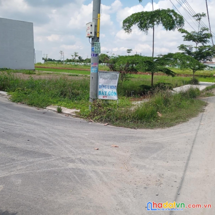 Chính chủ bán 5,4m x 34m , 2 mặt tiền đường 19/5 shr thuận lợi cho kinh doanh đầu tư .