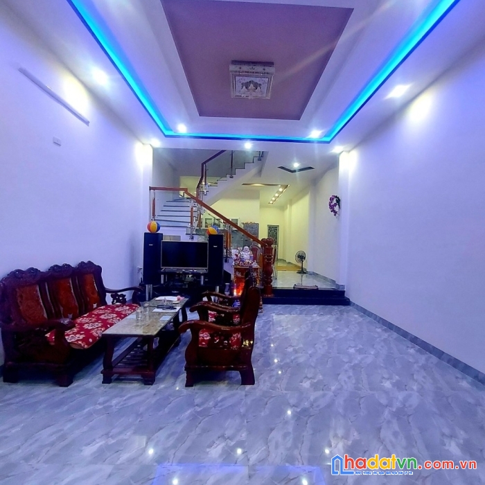 Cần bán nhà 3 tầng mặt tiền tú quỳ