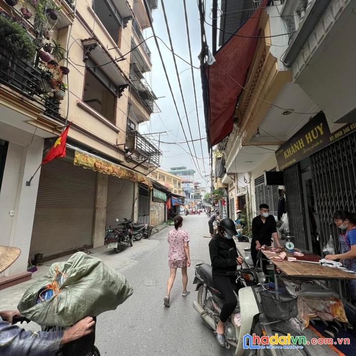 Bán nhà định công hoàng mai: 64m2, 6 tầng, mặt tiền 6,7m, giá 9,2 tỷ.