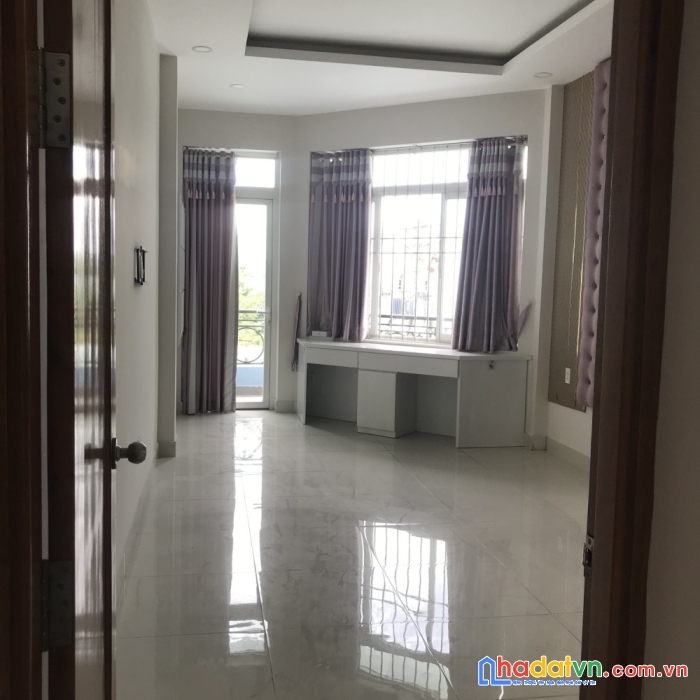 Bán nhà mới 5 tầng btct, hẻm ô tô thông trịnh đình trọng, 50m2, giá chỉ 6.55 tỷ