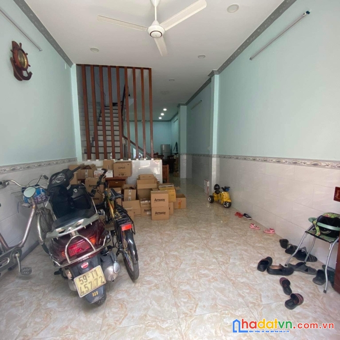 Bán nhà trường chinh 2 tầng 50m2, ngay chợ lạc quang