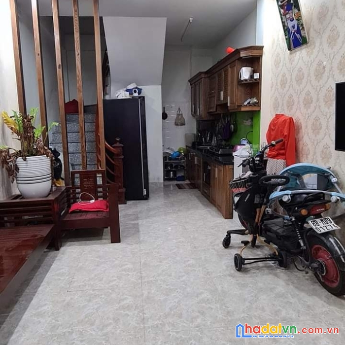 Bán nhà  phố yên xá, 4 tầng, 33m2, nhà đẹp, tiện nghi, giá 2.93 tỷ