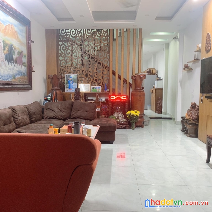 Bán nhà lê thị riêng 40m2 xe hơi đỗ cửa, nhà 2 tầng kiên cố
