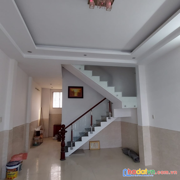 Nhà đối diện ủy ban quận gò vấp, 54m2 giá 3,3 tỷ, 2 tầng kiên cố ở ngay