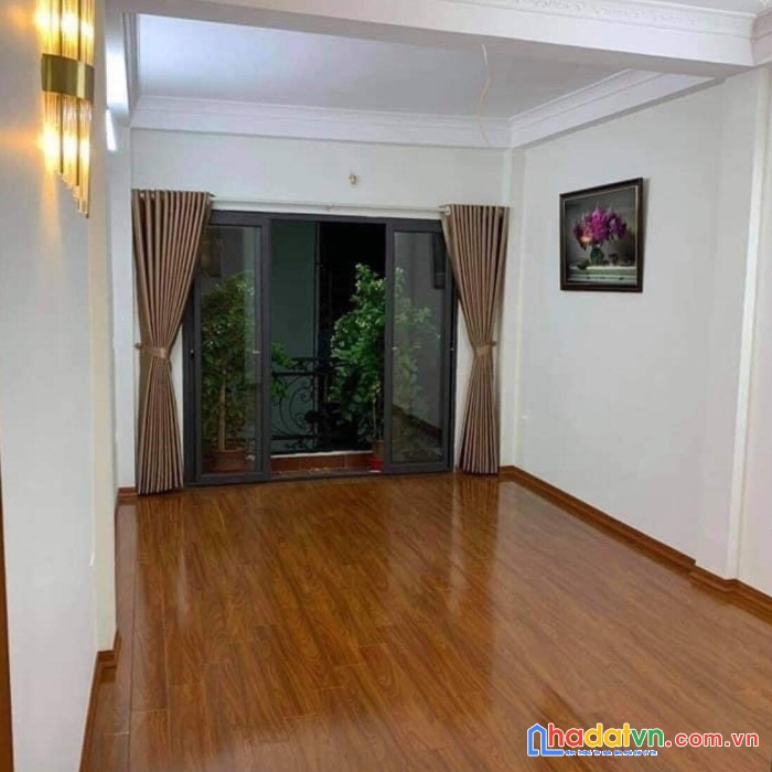 Bán nhà 79 dương quảng hàm - 50m2 - ô tô đỗ cổng - 7 tỷ