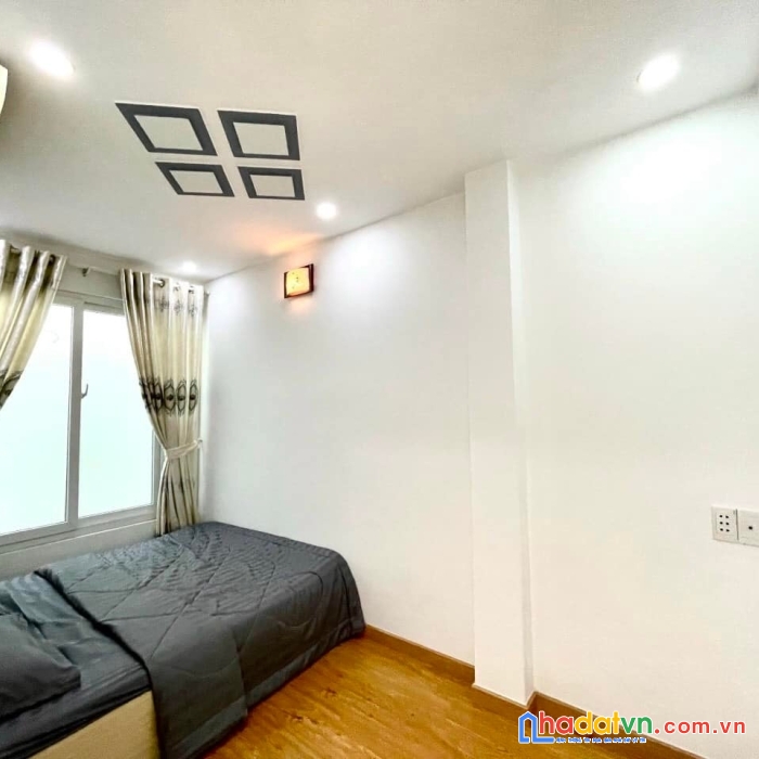 Nhà sát mặt tiền âu cơ, hạ giá bán 5,3 tỷ, 4 tầng ở ngay