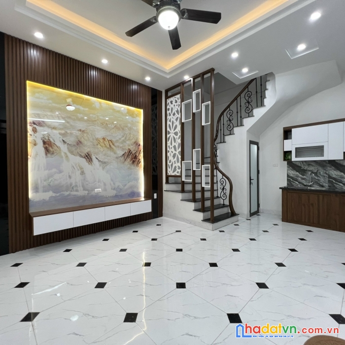 Bán nhà ở lê quý đôn - hai bà trưng. diện tích 31m xây 5 tầng. giá 4 tỷ 5.