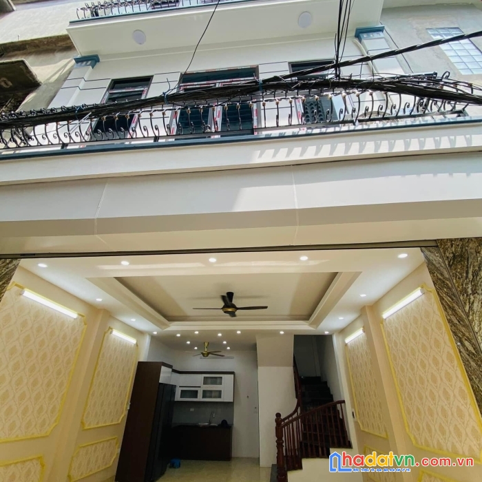 Khương trung-ô tô đỗ cửa-mặt tiền siêu rộng 5.6m-gần phố- sổ hoa hậu