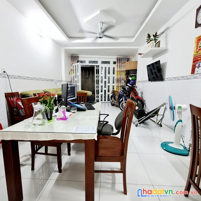 Chủ mua đươc nhà mới đang  thiếu tiền cần bán gấp hxh-nguyễn thị thập q7-40m2-chỉ nhỉnh 3 tỷ.