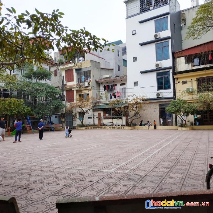 Bán nhà ngã tư sở nguyễn trãi thanh xuân ngõ to 30 m2 giá 2,4 tỷ