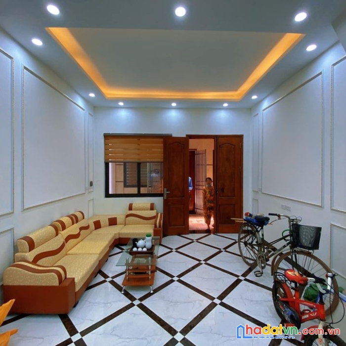 Bán nhà trần thái tông 43m2x5t mt 4,2m 5,2 tỷ nhà đẹp gần oto dân trí cao