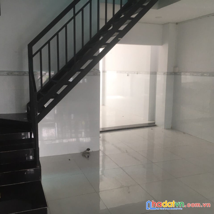 Bán  nhà khu vip cmt8 –tân bình-79m2 - hẻm xe hơi- giáp quận 10-nhỉnh 6 tỷ.
