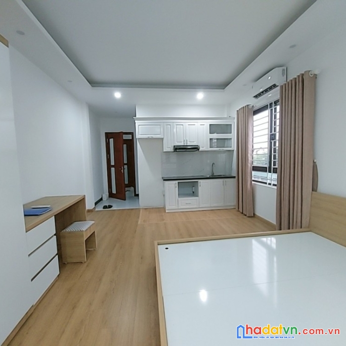 Bán nhà gấp hoàng quốc việt 65m2, 4 tầng, mặt tiền 5m, giá 8,5 tỷ.