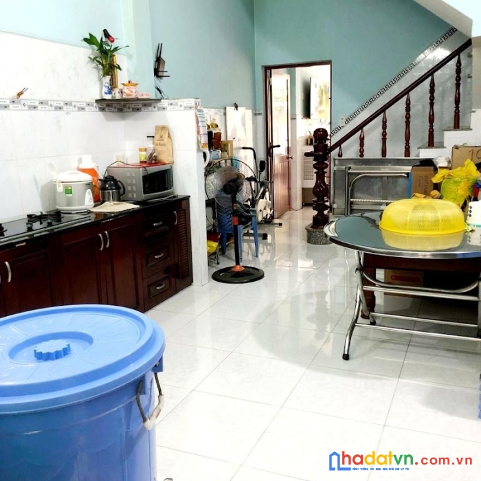 Bán nhà 1 trệt 2 lầu sát chợ bình long oto 53m2 chỉ 5.3 tỷ