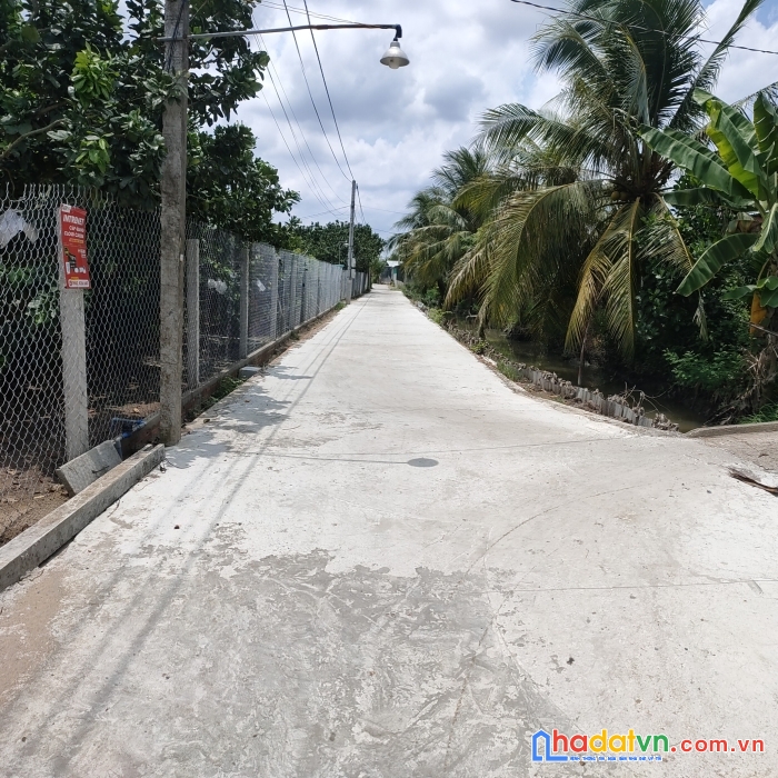 Đất nhà cắt ra bán giá rẻ gần quảng trường mỹ tho