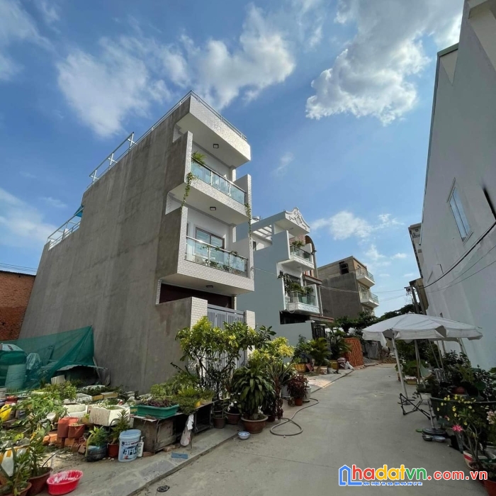 Bán đất ngay ngã tư thủ đức  80m2  hẻm xe tải  5.83 tỷ