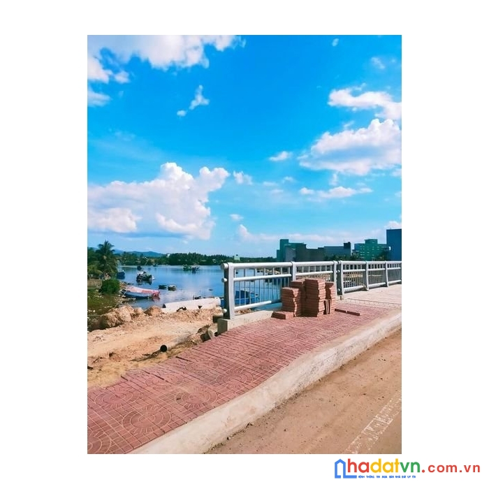 Chính chủ cần bán căn nhà vị trí đẹp mặt đường tam quan, hoài nhơn, bình định