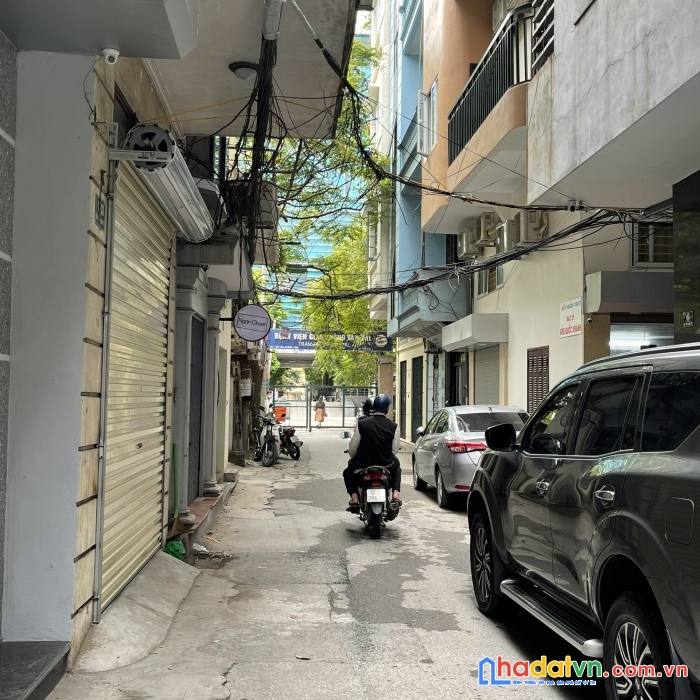 Bán nhà đường láng, mặt chợ, ô tô tránh, kinh doanh đỉnh, 5 tầng, chỉ 3.7 tỷ